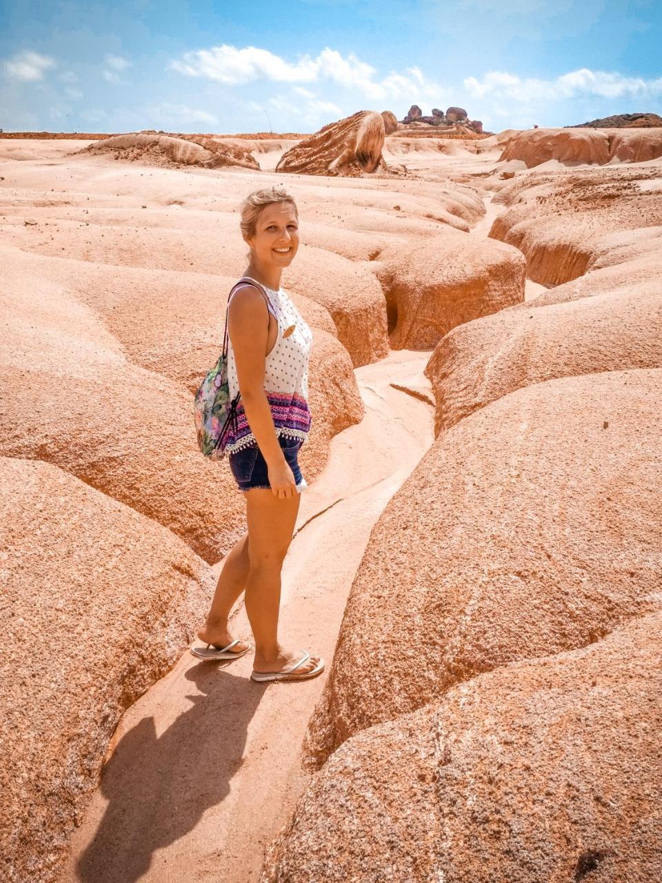 بيت شباب Beanbag Bintan Backpacker Kangkakawal المظهر الخارجي الصورة