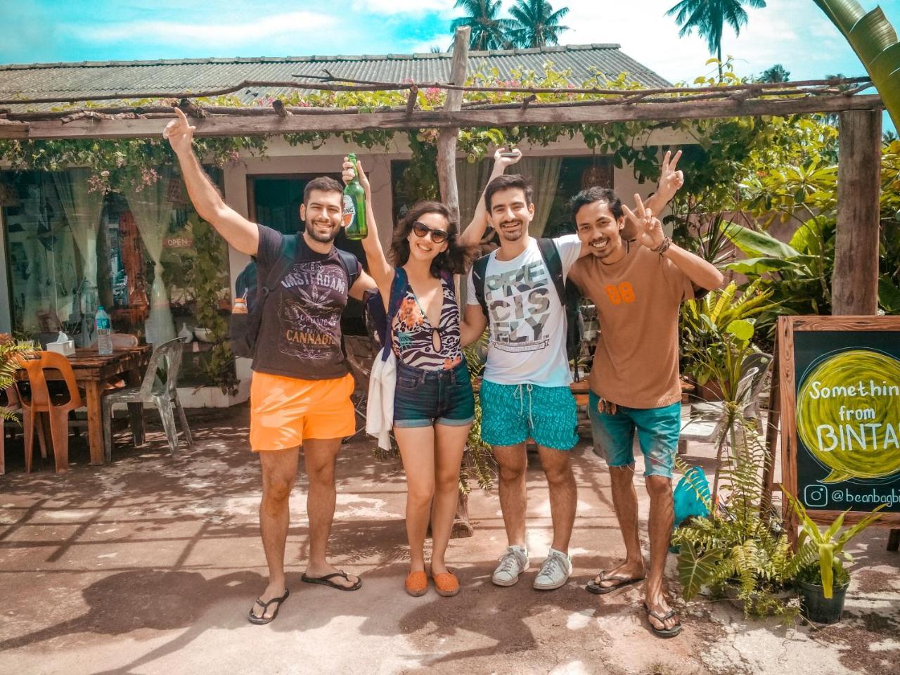 بيت شباب Beanbag Bintan Backpacker Kangkakawal المظهر الخارجي الصورة