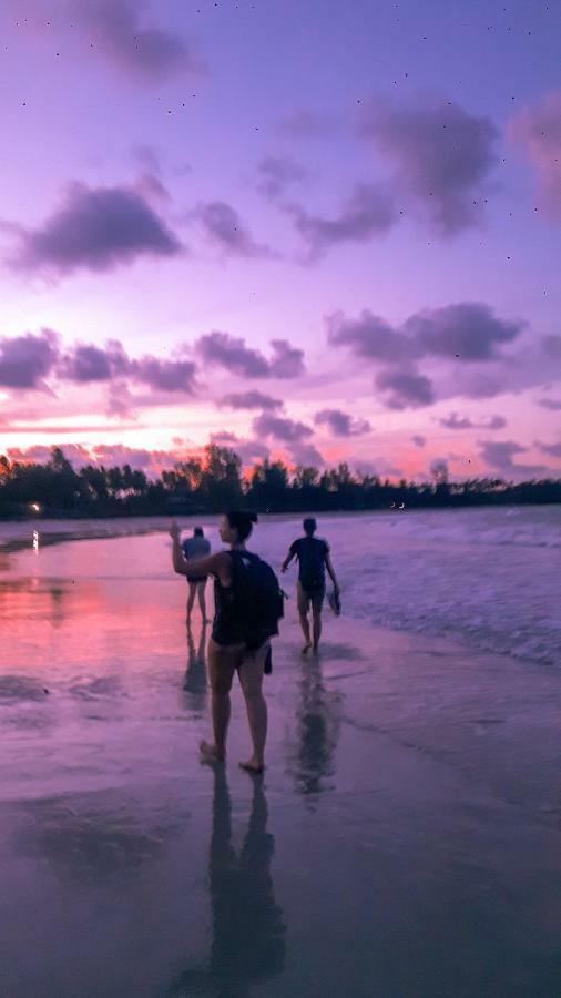 بيت شباب Beanbag Bintan Backpacker Kangkakawal المظهر الخارجي الصورة