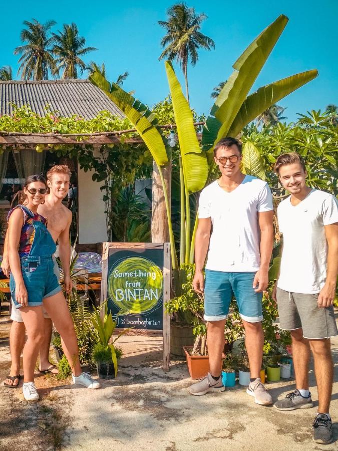 بيت شباب Beanbag Bintan Backpacker Kangkakawal المظهر الخارجي الصورة