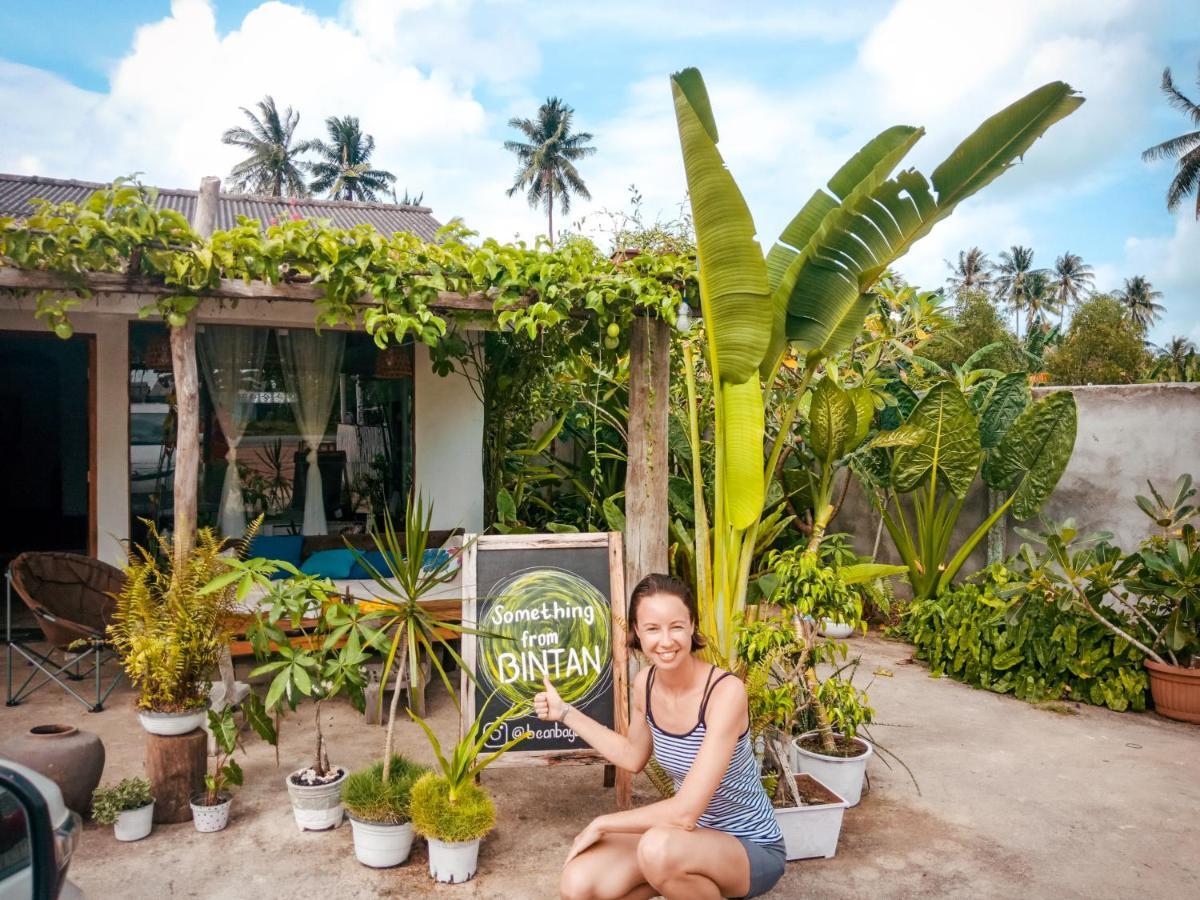 بيت شباب Beanbag Bintan Backpacker Kangkakawal المظهر الخارجي الصورة